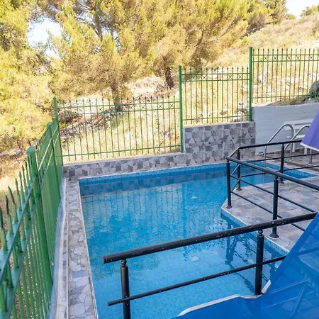 Luiziana Apartament *